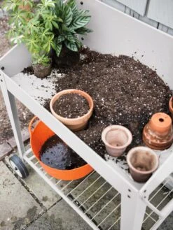 Demeter Potting Bench -Flowerpot Discount Store 8594007 0650 tif